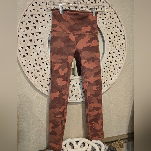 Lululemon Wunder Train High-Rise Crop 23"Heritage 365 Camo Brier Rose Multi, 4 - Picture 8 of 11